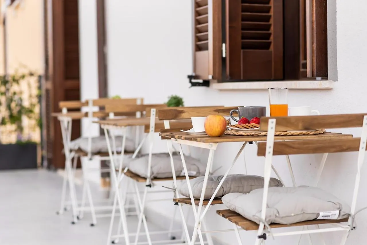 Tortora Bed And Breakfast Galtellì